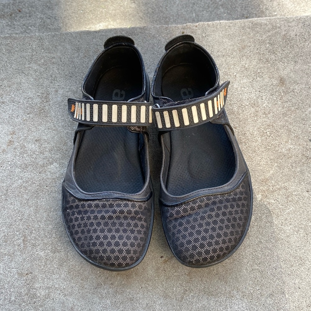 Unique shoes with high visibility design